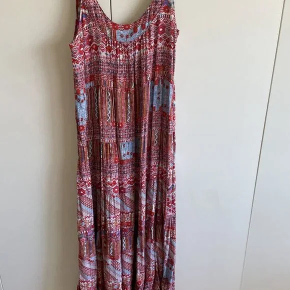 Size 10 FLOWER Red Maxi Boho Dress with Scoop Neckline - Picture 8 of 8